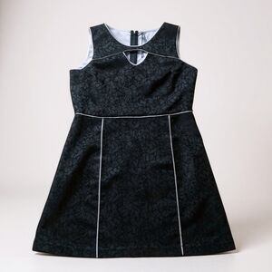 Elegant Black Sleeveless Dress